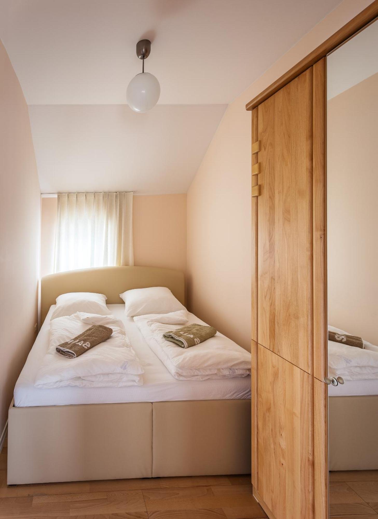 שוורין Centralapartment J3 מראה חיצוני תמונה